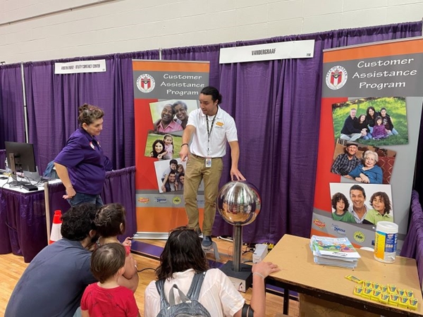 Austinites explore science and the Customer Assistance Program  at the 2022 Community Connections Resource Fair